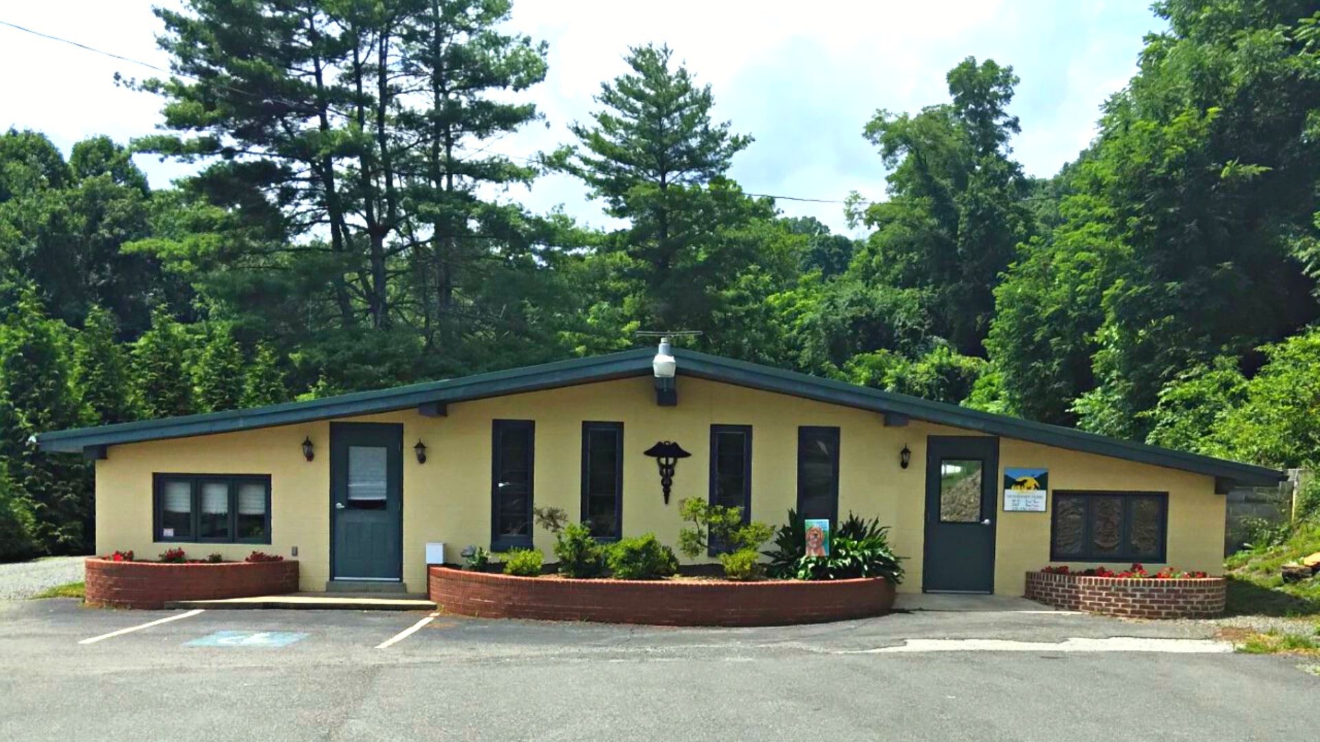 About Galax Veterinary Clinic Vet In Galax, VA 24333